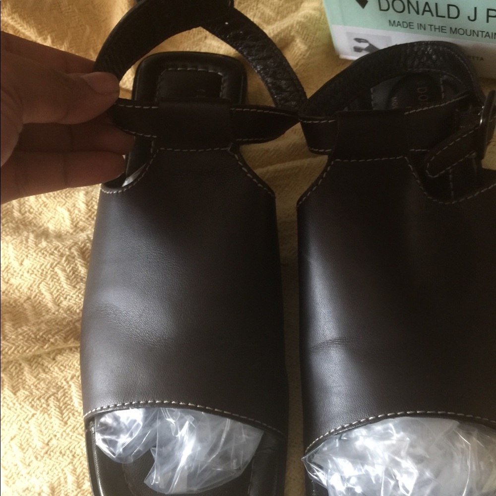 Donald J.Pliner Sandal